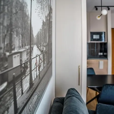 Apartment Bright And Cozy-golden Apartments-city Center&s37