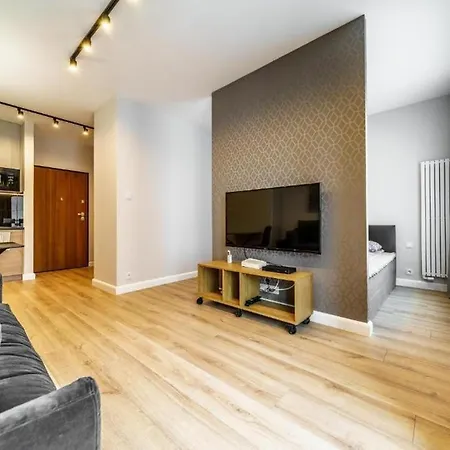 Апартаменты Bright And Cozy-golden Apartments-city Center&s37