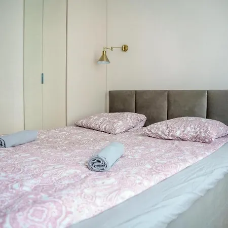 Bright And Cozy-golden Apartments-city Center&s37 Апартаменты